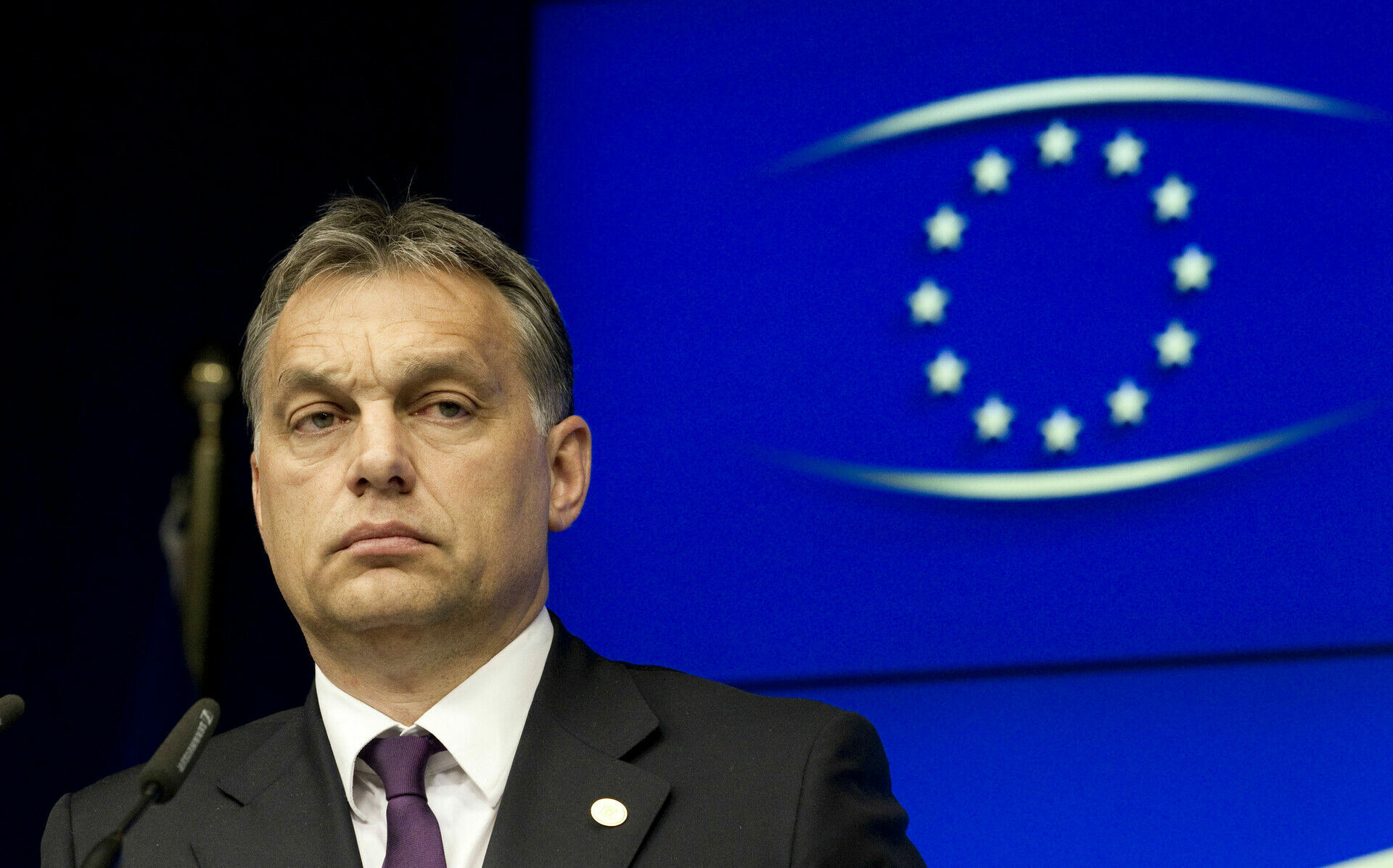 Премьер Венгрии: ЕС проводит по отношению к России примитивную политику