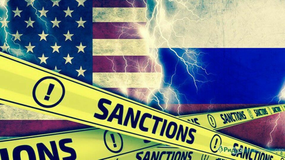 Главным риском для российской экономики в 2018 году назвали новые санкции