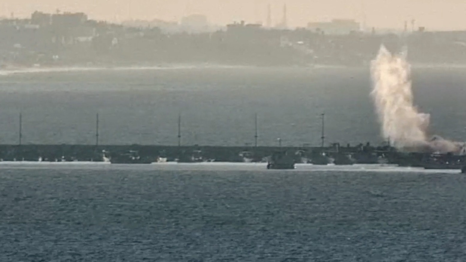 ВМС и ВВС Израиля ударили по военно-морским целям ХАМАС в Газе