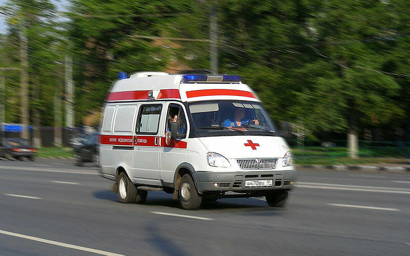 Четыре человека погибли при столкновении микроавтобуса и автомобиля под Кировом