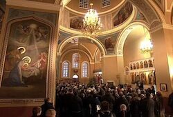 Православные россияне отмечают Рождество Христово