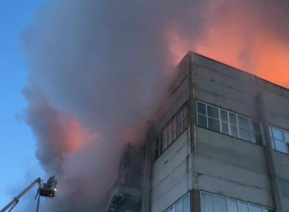 Во Владимирской области загорелся завод