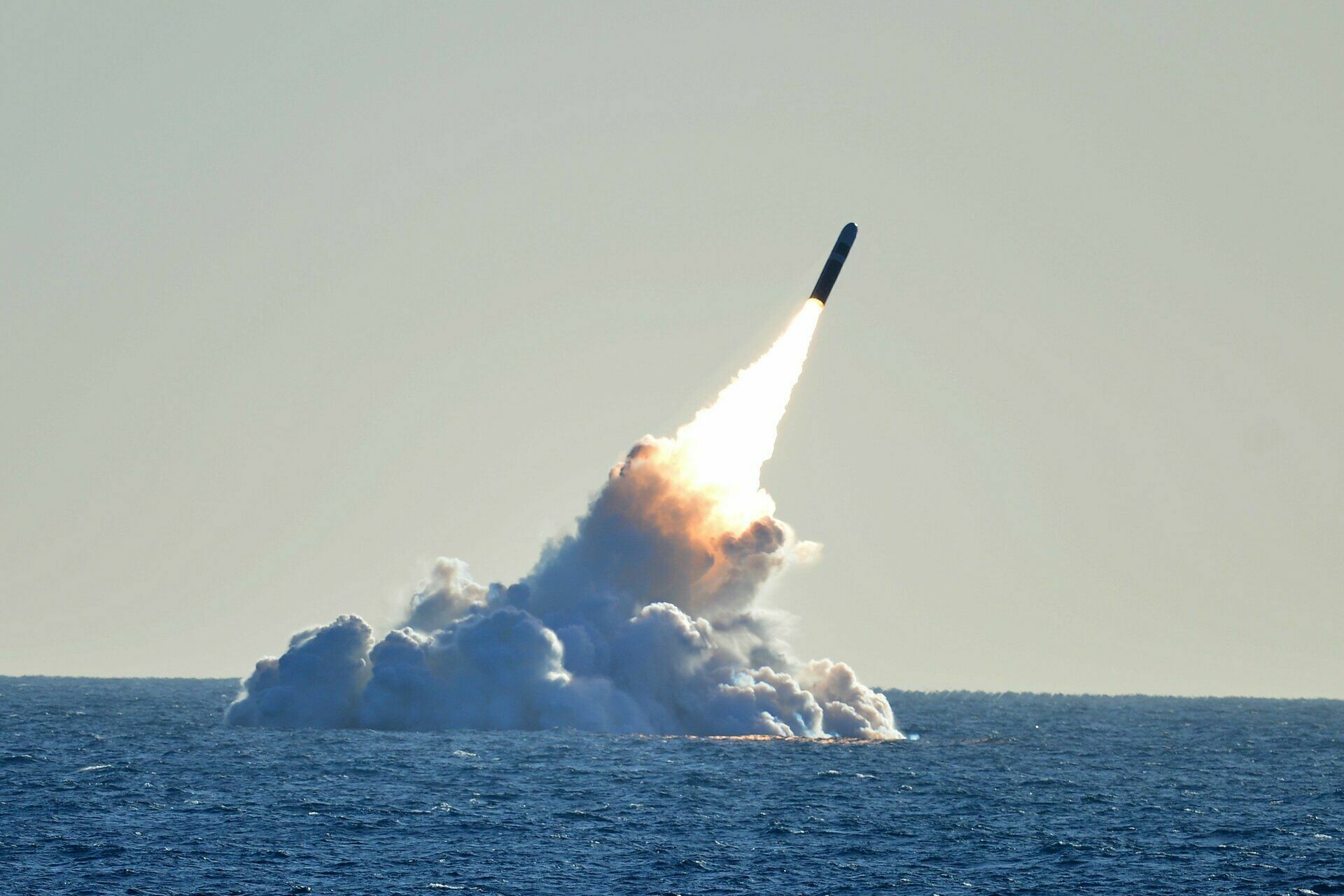 КНДР вновь запустила неопознанные ракеты