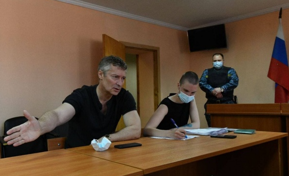 На Ройзмана составили три протокола за акции в поддержку Навального