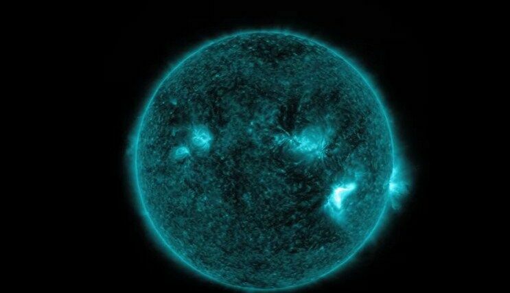 NASA обнародовало снимки самой мощной за 12 лет солнечной вспышки