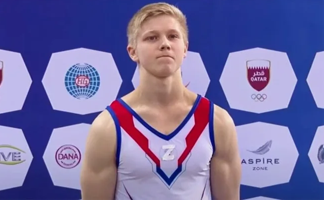 У гимнаста Ивана Куляка отобрали медаль из-за формы с буквой Z