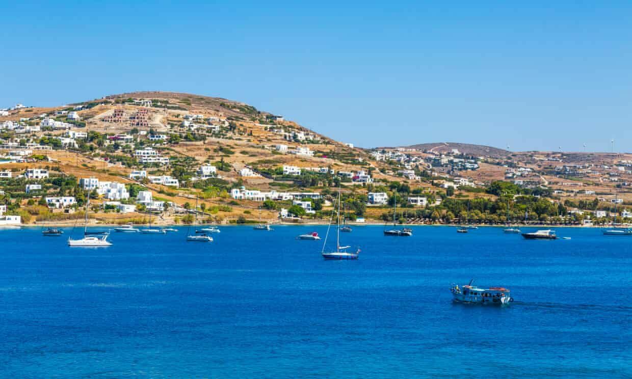 У греческого острова Парос затонуло судно с мигрантами