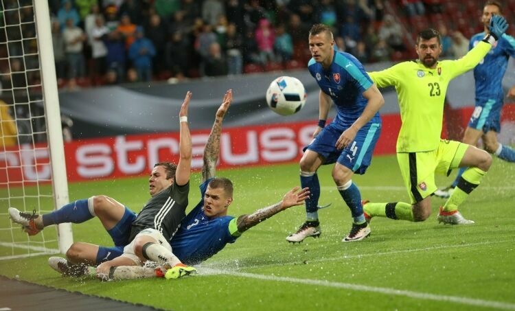Соперники россиян на Евро словаки в гостях обыграли чемпионов мира немцев