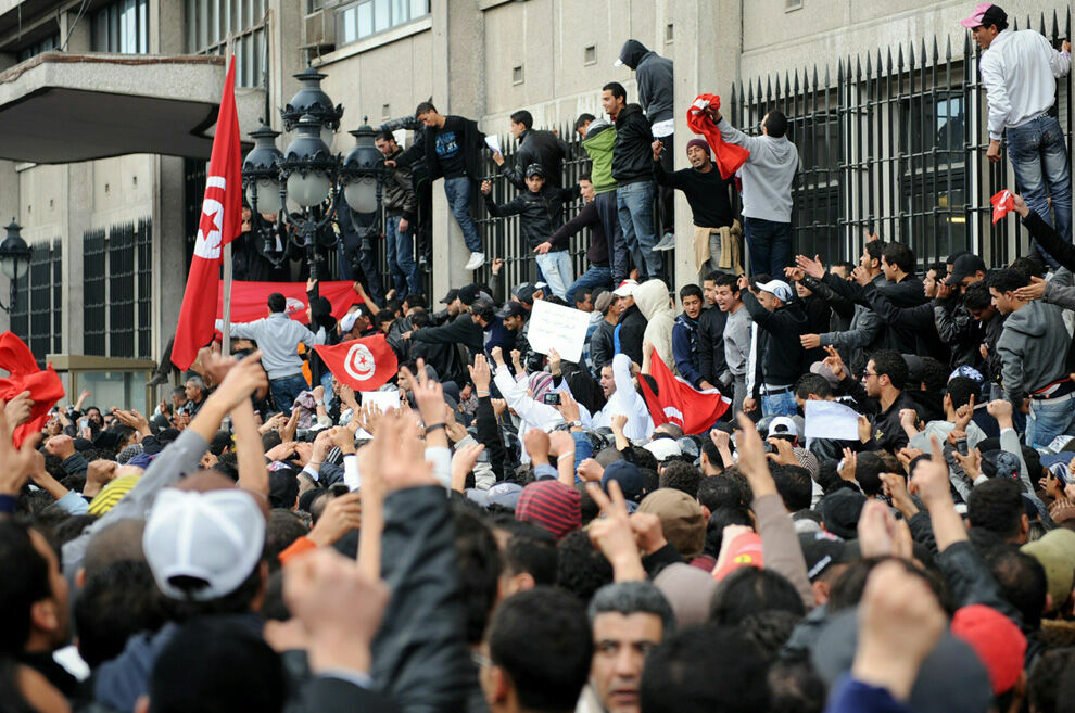 Волна протестов в Тунисе угрожает безопасному отдыху туристов