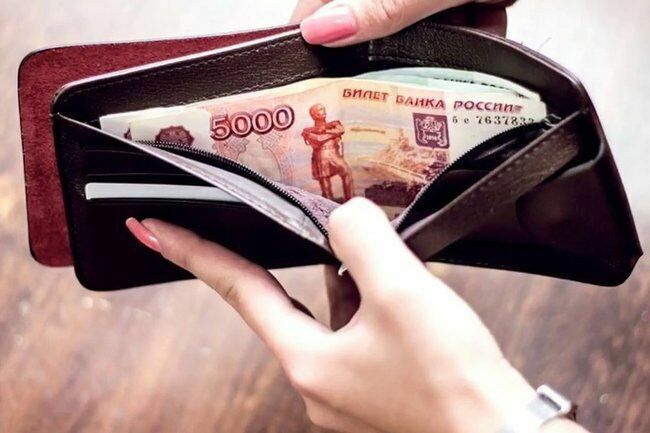 По данным Росстата реальные доходы россиян выросли за год на 5,7%