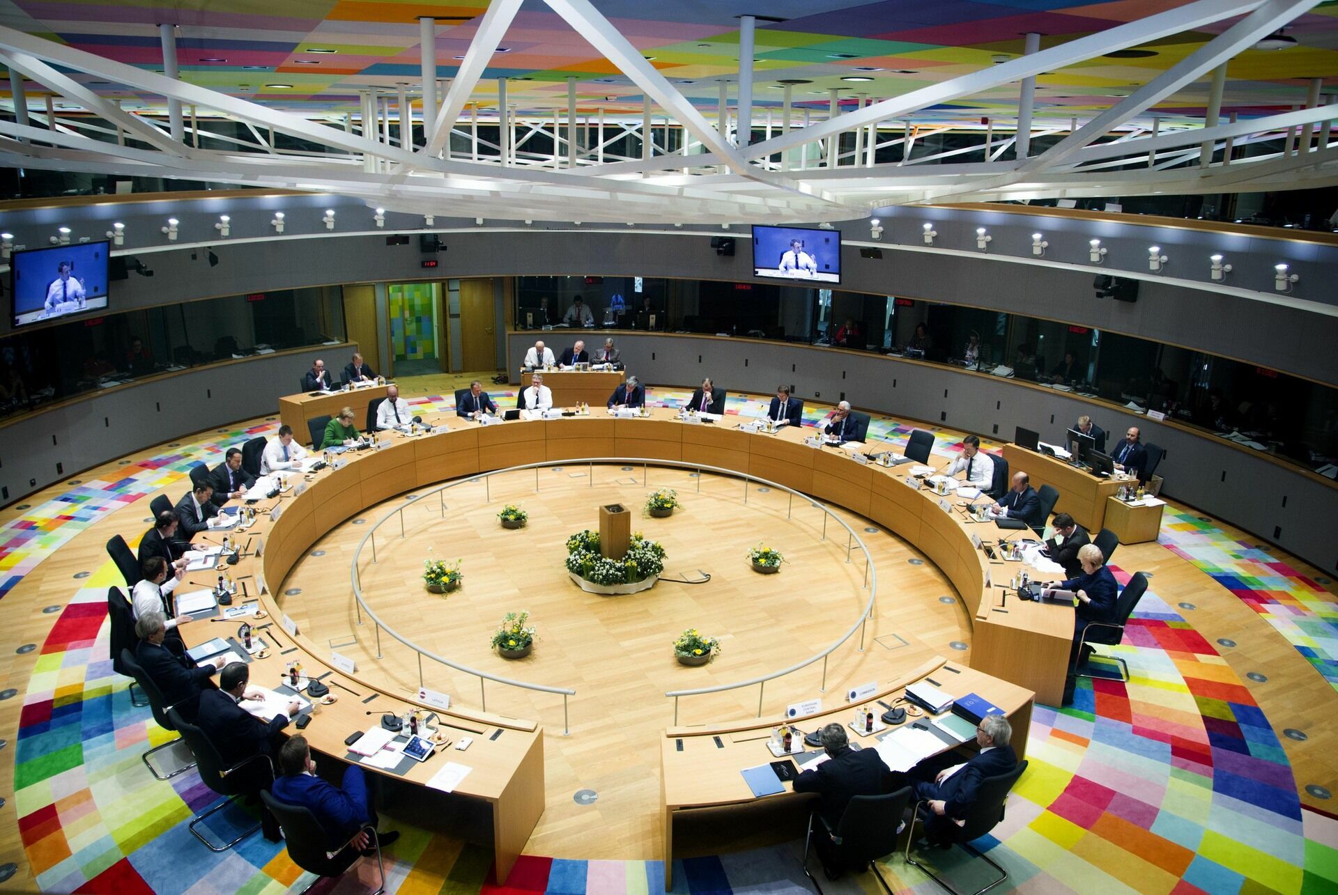 Совет Евросоюза объявил обход санкций уголовным преступлением