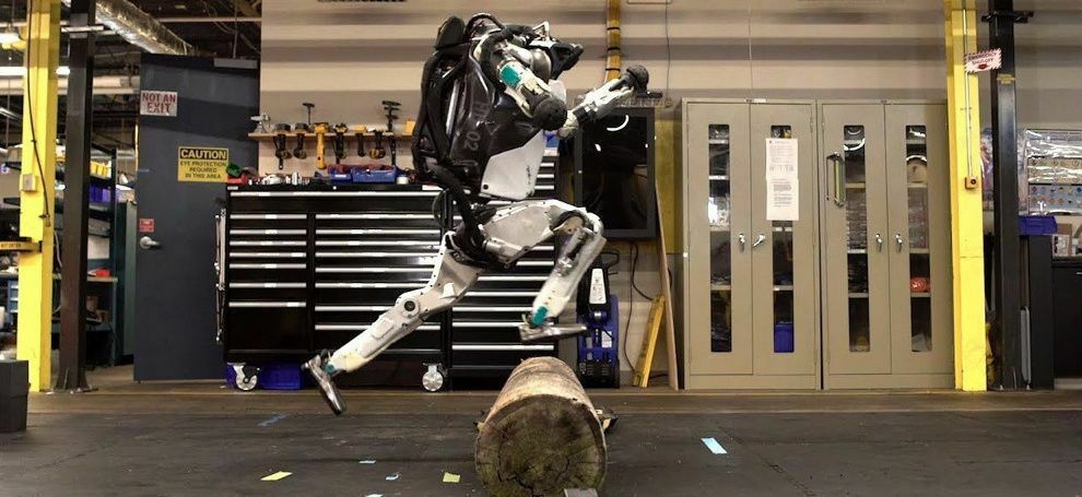 Американские инженеры научили робота Atlas проходить путь с препятствиями