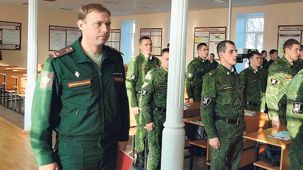 Полковник Минобороны подозревается в рекордной взятке - 368 млн рублей