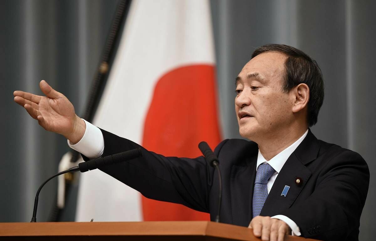 Премьер-министром Японии стал Есихидэ Суга