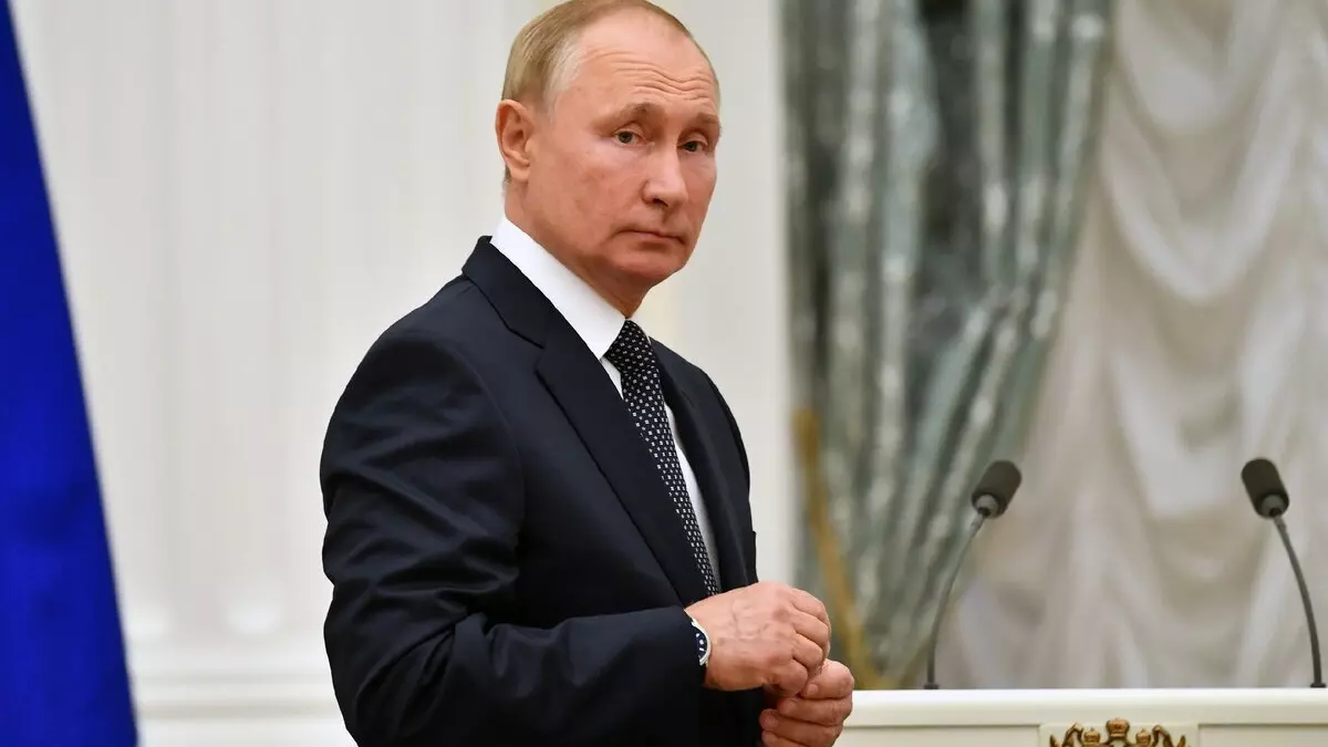 Владимир Путин пообещал увеличить МРОТ до 35 тыс рублей к 2030 году