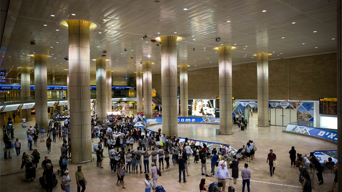 Израиль позволил въезд туристам, привитым «Спутником V»