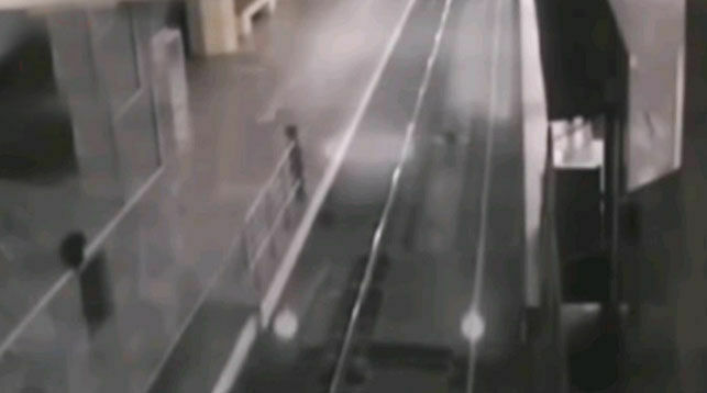 В Китае камеры сняли прибытие поезда-призрака на станцию