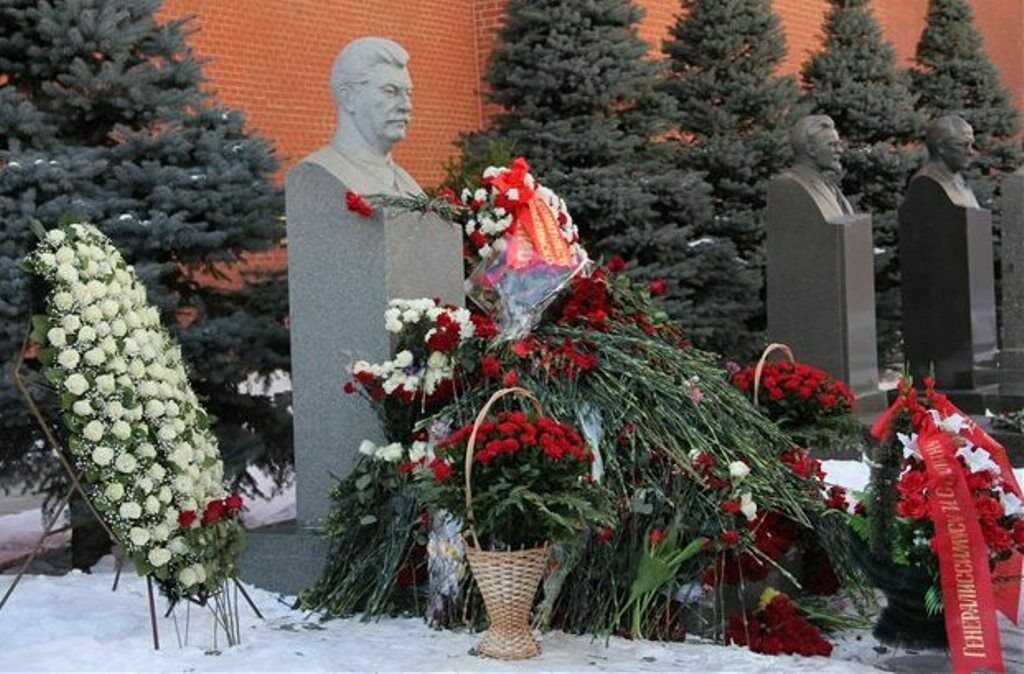 Лозунг дня: Верните прах Сталина в Грузию!