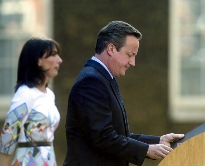Премьер Британии Дэвид Кэмерон объявил об отставке
