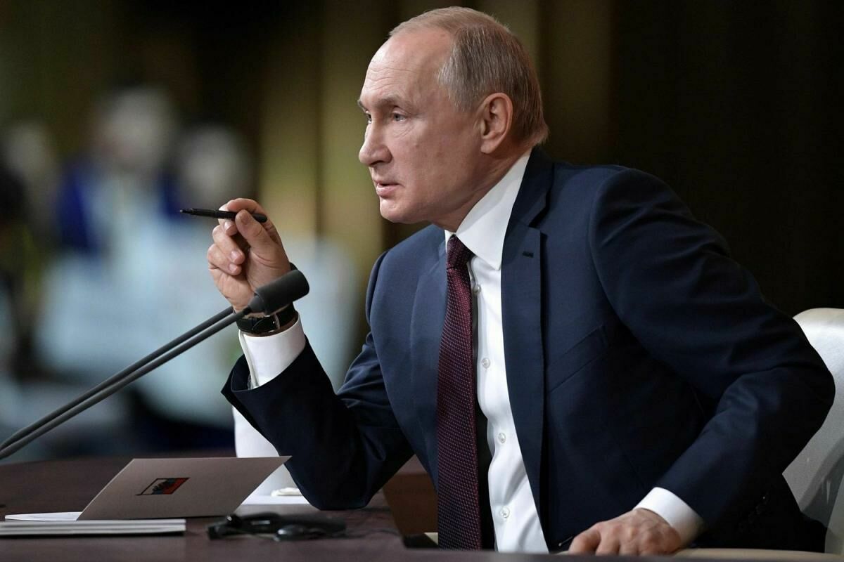 Путин дал правительству неделю на разработку мер против инфляции