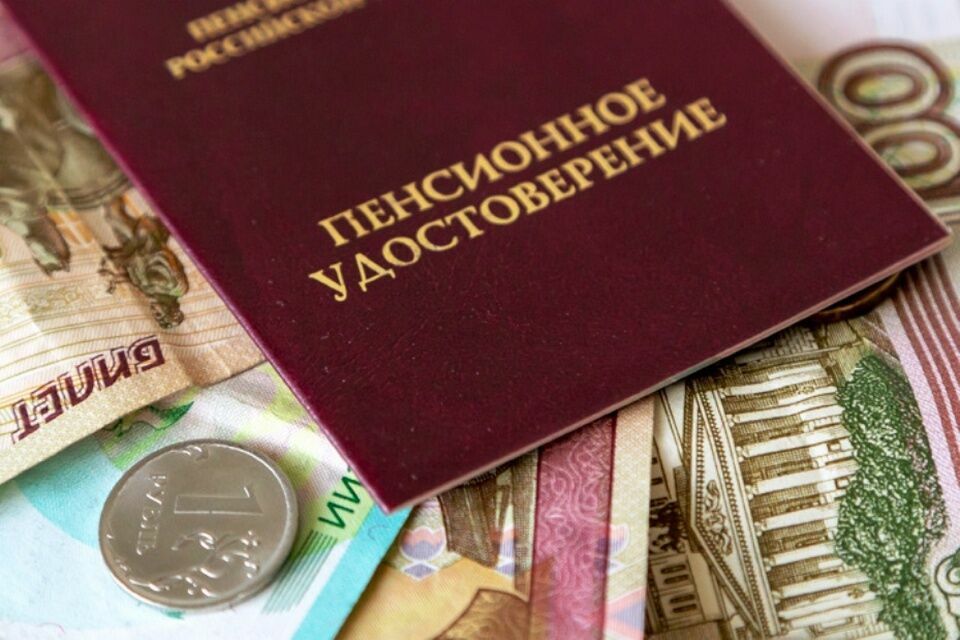 «Единая Россия» намерена добиться индексации пенсий военных и работающих пенсионеров