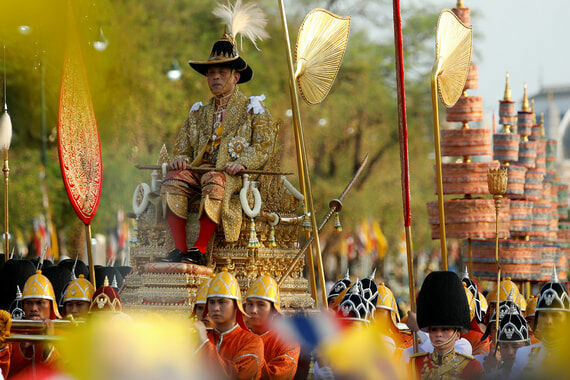 В Таиланде проходит церемония коронации Рамы Х (ФОТО)