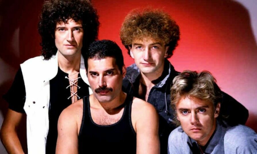 Группа Queen в сентябре выпустит неизданную песню Фредди Меркьюри