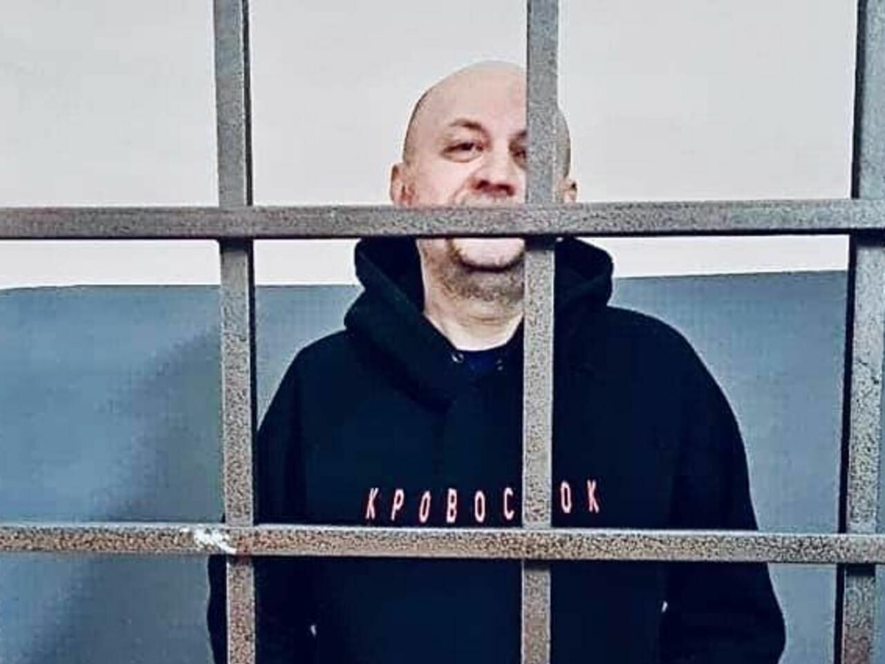 Журналист Сергей Смирнов пожаловался на плохое самочувствие от условий в камере
