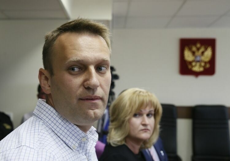 Бывшая жена зампрокурора Лопатина подала в суд на Навального и Google