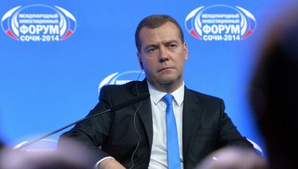 Экономика России страдает от санкций на 5% - Медведев