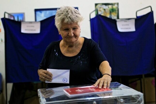 В Греции начались досрочные выборы в парламент