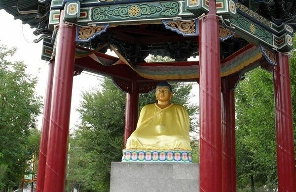 Начался суд по делу спортсмена, осквернившего статую Будды в Элисте