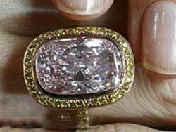 В Москве гипнотизер похитил кольцо за 3 миллиона (ПОДРОБНОСТИ)