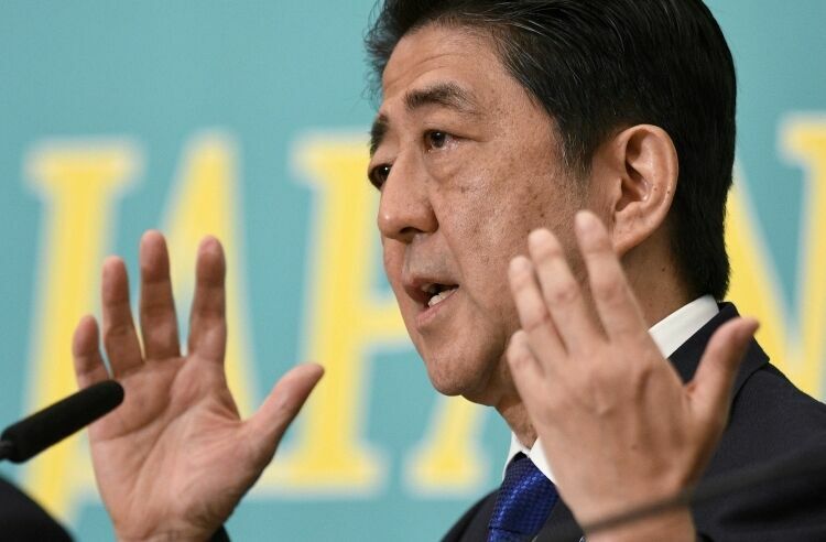 Премьер Японии раскритиковал пуск баллистической ракеты с территории КНДР