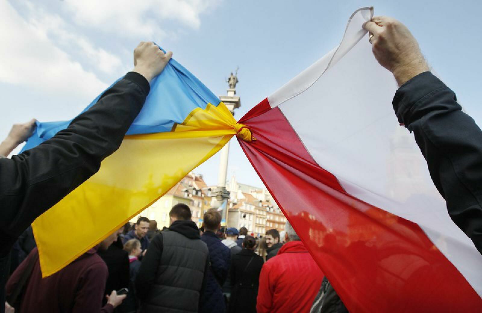 МИД Украины назвал заявления Польши о наплыве украинских беженцев "чушью"