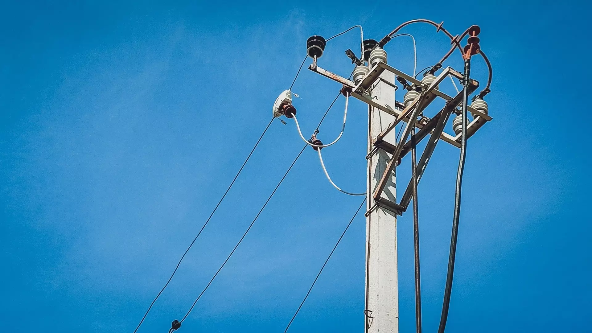 В некоторых районах Кургана начали превентивно отключать электричество