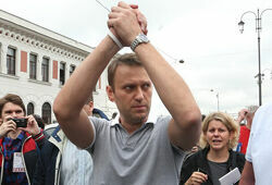 Навальный надеется возглавить «Народный альянс», несмотря на условный срок