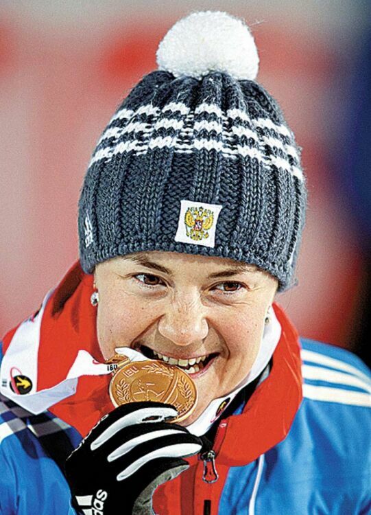 Юрлова стала чемпионкой мира по биатлону