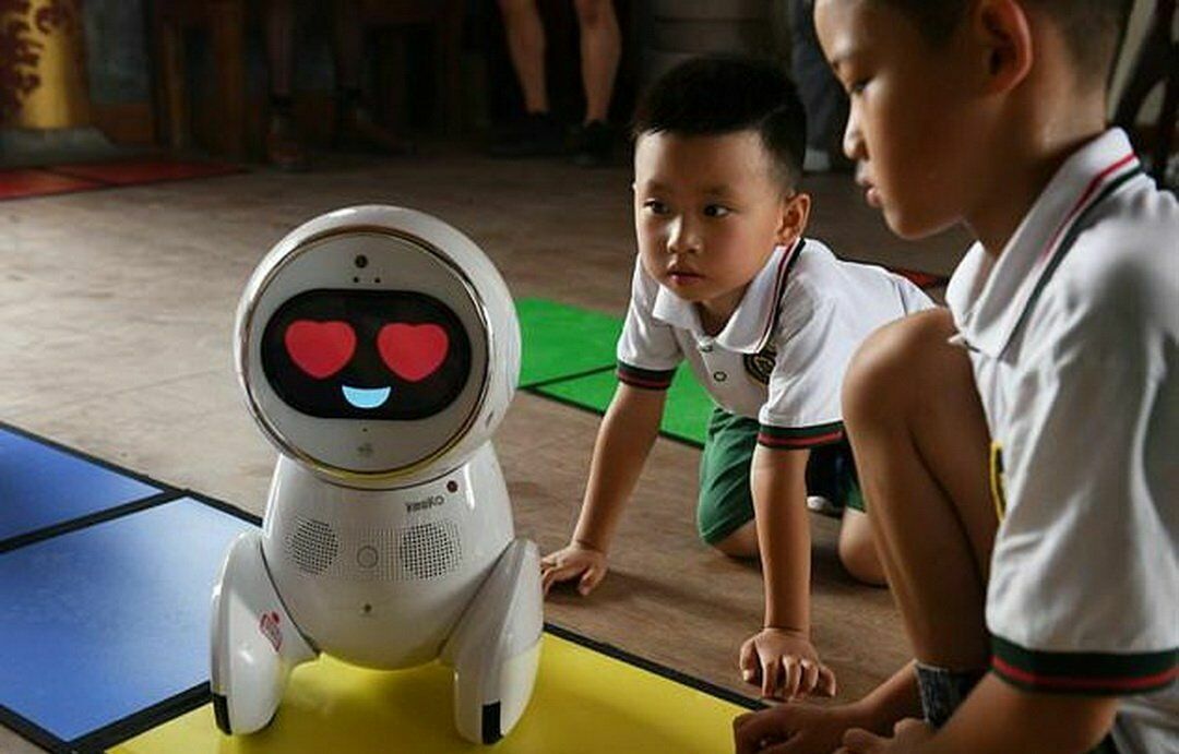 Южная Корея: в детских садах нянек заменили на роботов