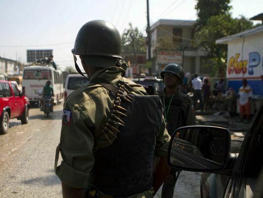 Неизвестные с оружием ворвались в здание суда в Гаити
