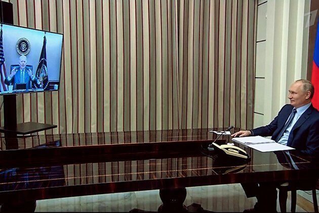 Завершились двухчасовые закрытые переговоры Владимира Путина и Джо Байдена