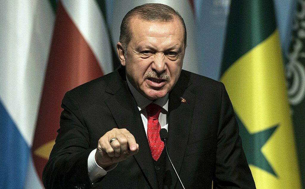 С комфортом на двух стульях: Эрдоган становится все более влиятельным политиком