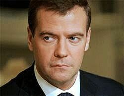 Медведев: Москва не допустит гибели россиян в Южной Осетии