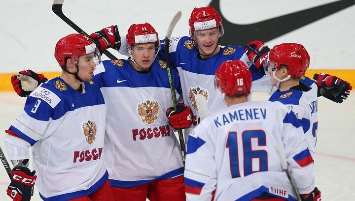 Молодежная сборная РФ по хоккею вышла в полуфинал ЧМ