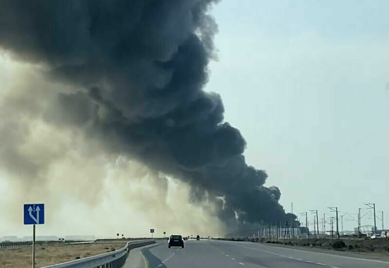 Сильный пожар в азербайджанском промышленном парке тушат с вертолетов