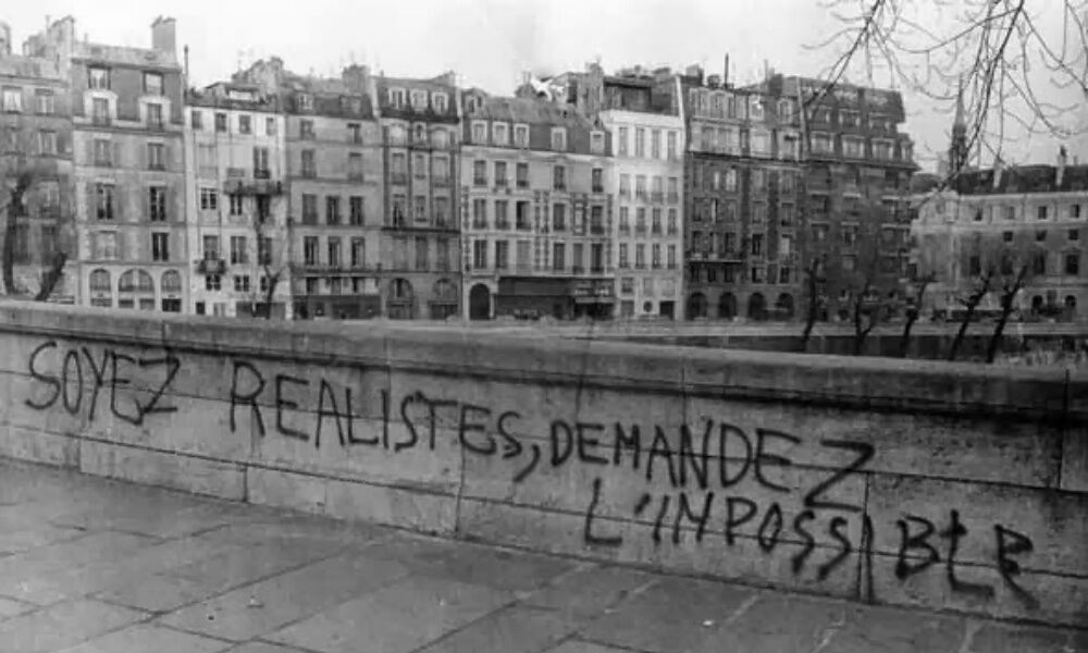Оппозиция вспоминает французский лозунг «Будьте реалистами - требуйте невозможного!»