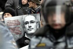 Суд решил: Ходорковский и Лебедев похитили нефть (ВИДЕО + ФОТО)