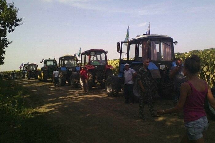 Арестованы 10 участников тракторного марша на Москву