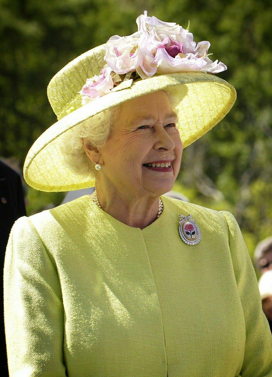 Королева Великобритании рассказала о своем самочувствии во время COVID-19