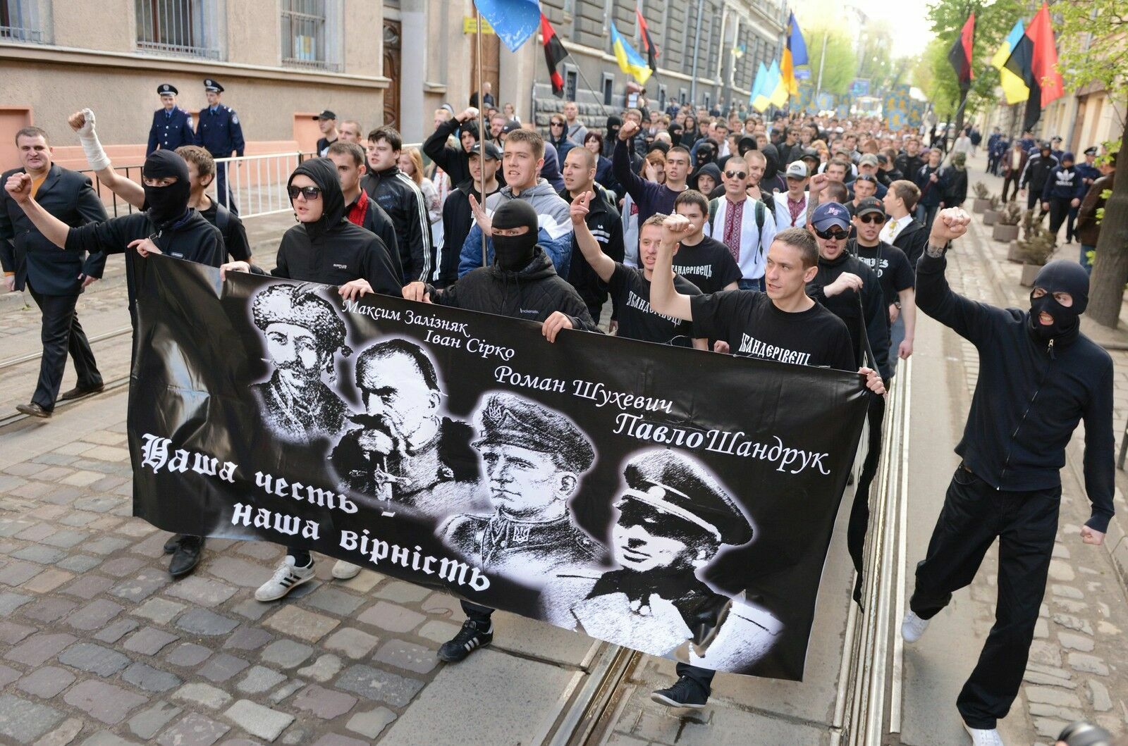 Андрей Бабицкий: Европа закрывает глаза на украинский нацизм